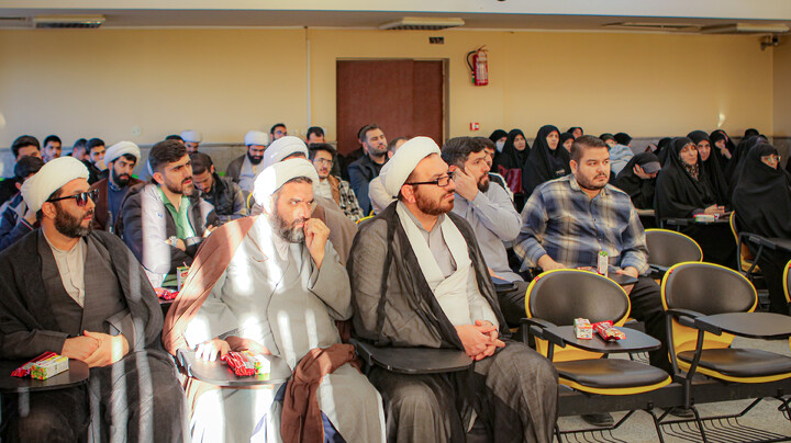 تصاویر/نشست مشترک مبلغین طرح امین با دبیر ستاد همکاری‌ها و مدیرکل آموزش‌وپرورش همدان