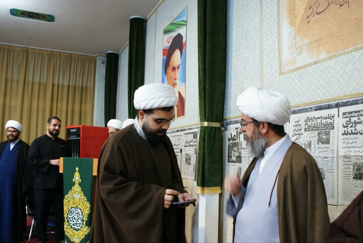 تصاویر/ تصاویر/ مراسم اختتامیه هفدهمین جشنواره مدرسه ای علامه حلی در مدرسه علمیه امام القائم ( عج ) برگزار شد