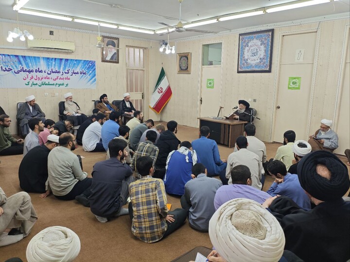 تصاویر/دیدار طلاب جدیدالورود مقطع سیکل مدارس علمیه استان خوزستان با  آیت‌الله سید محمدعلی موسوی جزایری