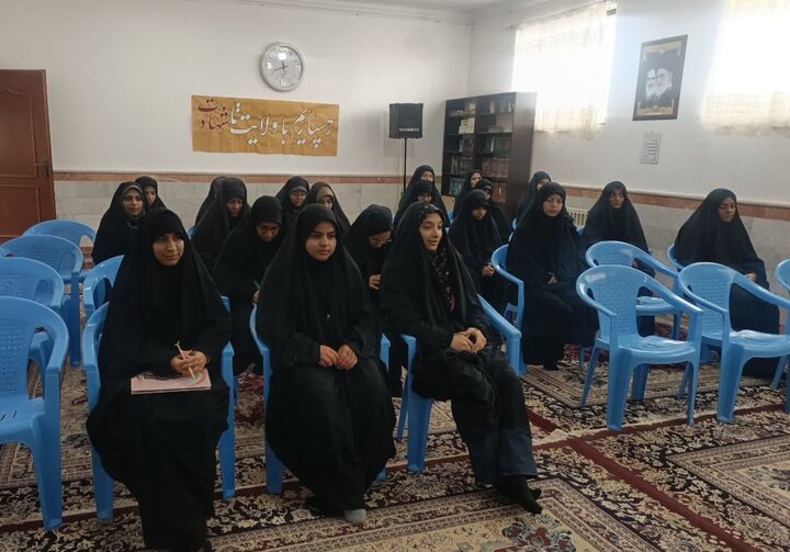 تصاویر/ حضور مدیر و معاونان حوزه علمیه خواهران استان کرمان در مدارس علمیه بیاض و کشکوئیه