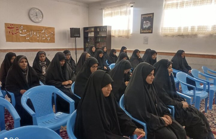 تصاویر/ حضور مدیر و معاونان حوزه علمیه خواهران استان کرمان در مدارس علمیه بیاض و کشکوئیه