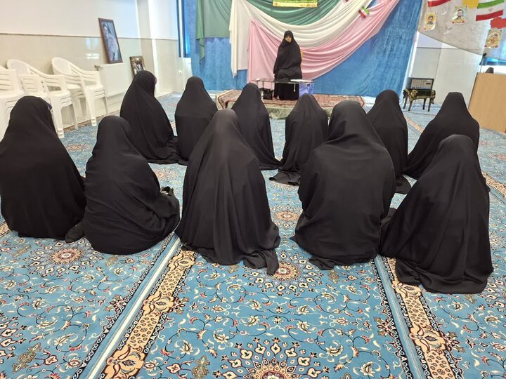 تصاویر/ حضور معاونین حوزه علمیه خواهران استان کرمان در مدارس علمیه بیاض و کشکوئیه