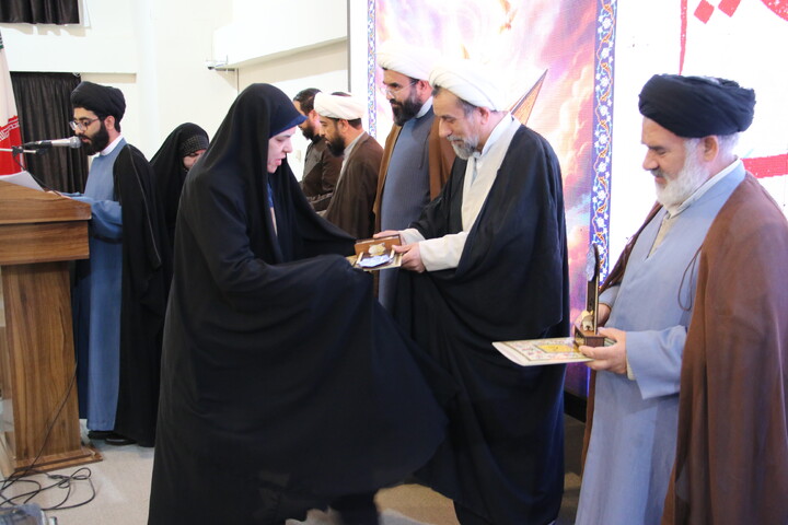 تصاویر|ختتامیه هجدهمین دوره مسابقات قرآن حوزه علمیه اصفهان