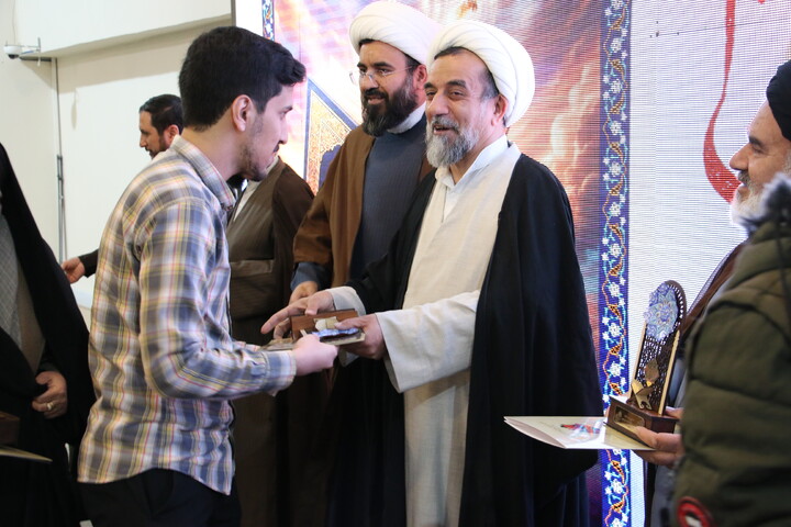 تصاویر|ختتامیه هجدهمین دوره مسابقات قرآن حوزه علمیه اصفهان