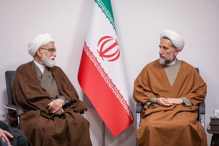 تصاویر / دیدار  نماینده ولی‌فقیه در جمعیت هلال احمر جمهوری اسلامی ایران، با امام جمعه قزوین