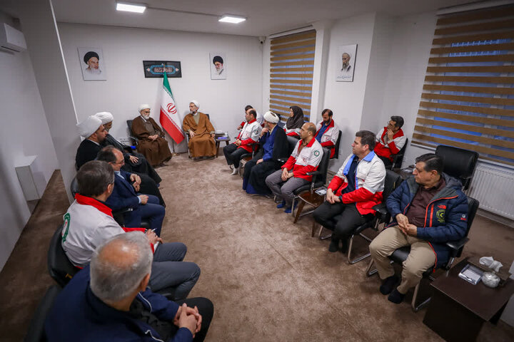 تصاویر / دیدار  نماینده ولی‌فقیه در جمعیت هلال احمر جمهوری اسلامی ایران، با امام جمعه قزوین