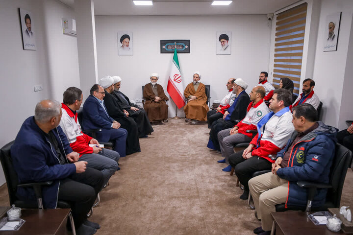 تصاویر / دیدار  نماینده ولی‌فقیه در جمعیت هلال احمر جمهوری اسلامی ایران، با امام جمعه قزوین