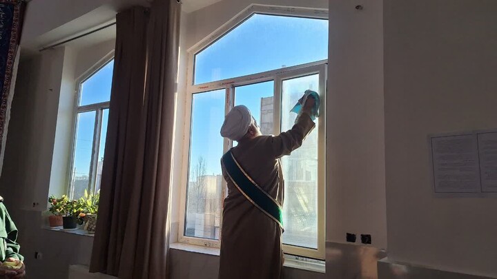 تصاویر / حضور امام جمعه اسدآباد در آیین غبارروبی مساجد