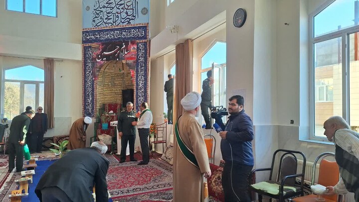 تصاویر / حضور امام جمعه اسدآباد در آیین غبارروبی مساجد