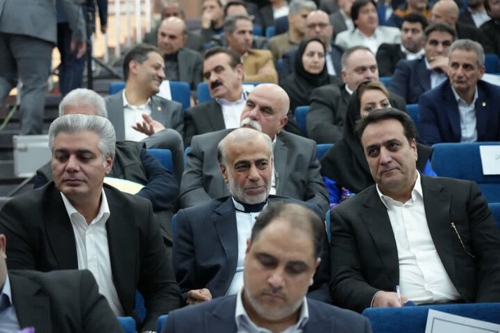 تصاویر/نشست رئیس جمهور با سرمایه‌گذاران و فعالان اقتصادی استان لرستان