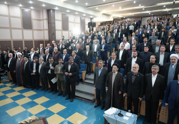 تصاویر/نشست رئیس جمهور با سرمایه‌گذاران و فعالان اقتصادی استان لرستان