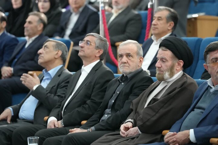 تصاویر/نشست رئیس جمهور با سرمایه‌گذاران و فعالان اقتصادی استان لرستان