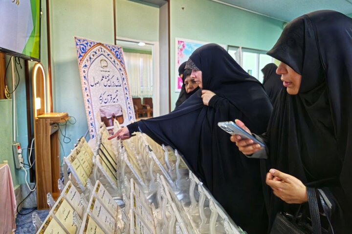 تصاویر/ برگزاری نمایشگاه آثار انجمن اصول فقه حوزه