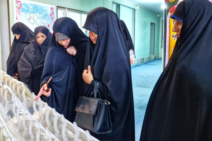 تصاویر/ برگزاری نمایشگاه آثار انجمن اصول فقه حوزه