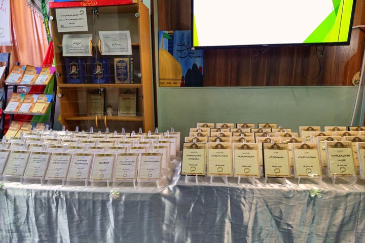 تصاویر/ برگزاری نمایشگاه آثار انجمن اصول فقه حوزه