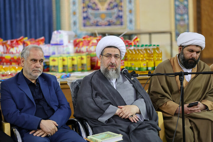 تصاویر / توزیع ۱۰ هزار بسته معیشتی در آذربایجان‌شرقی