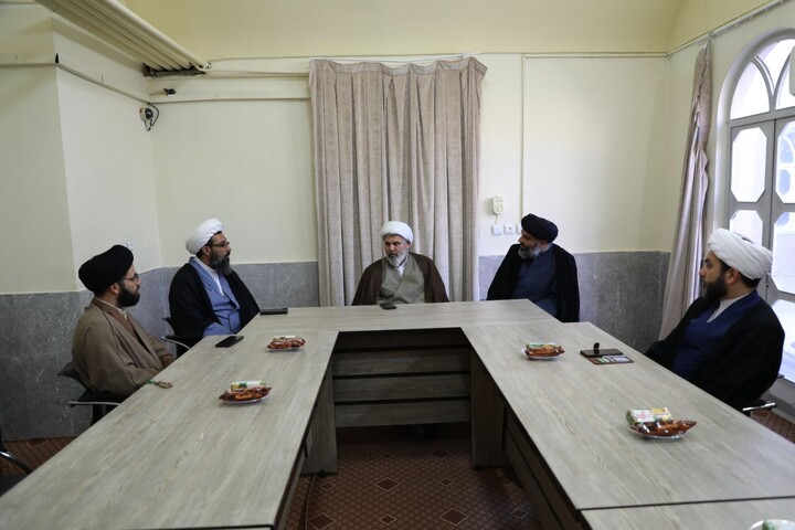 بازدید حجت‌الاسلام والمسلمین رفیعی از مرکز تبلیغ مجازی حوزه علمیه یزد