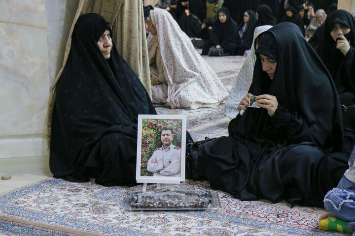 تصاویر/ مراسم اربعین شهدای حوادث تروریستی اخیر در حرم حضرت معصومه س