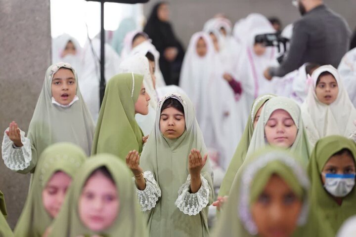 تصاویر/برگزاری آیین باشکوه جشن تکلیف ۲۵۰۰ دانش‌آموز دختر شهر ساوه