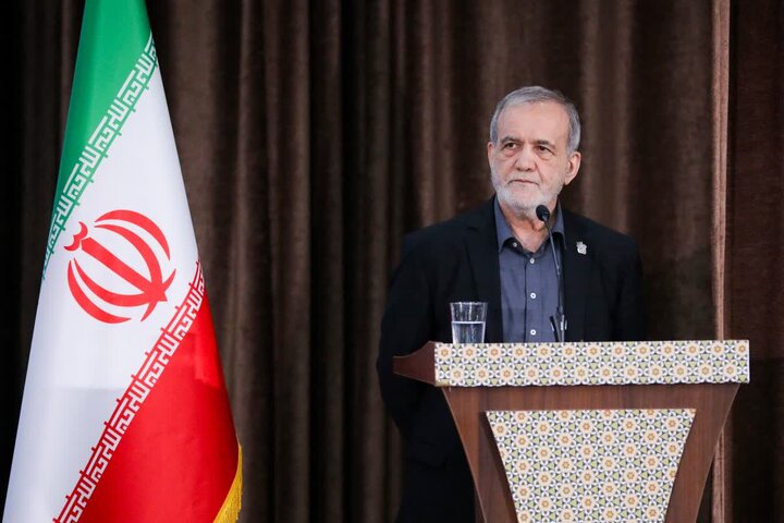 تصاویر/نشست فرهیختگان و فعالان فرهنگی استان لرستان با رئیس جمهور