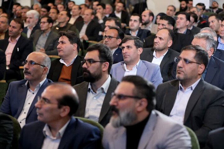 تصاویر/نشست فرهیختگان و فعالان فرهنگی استان لرستان با رئیس جمهور