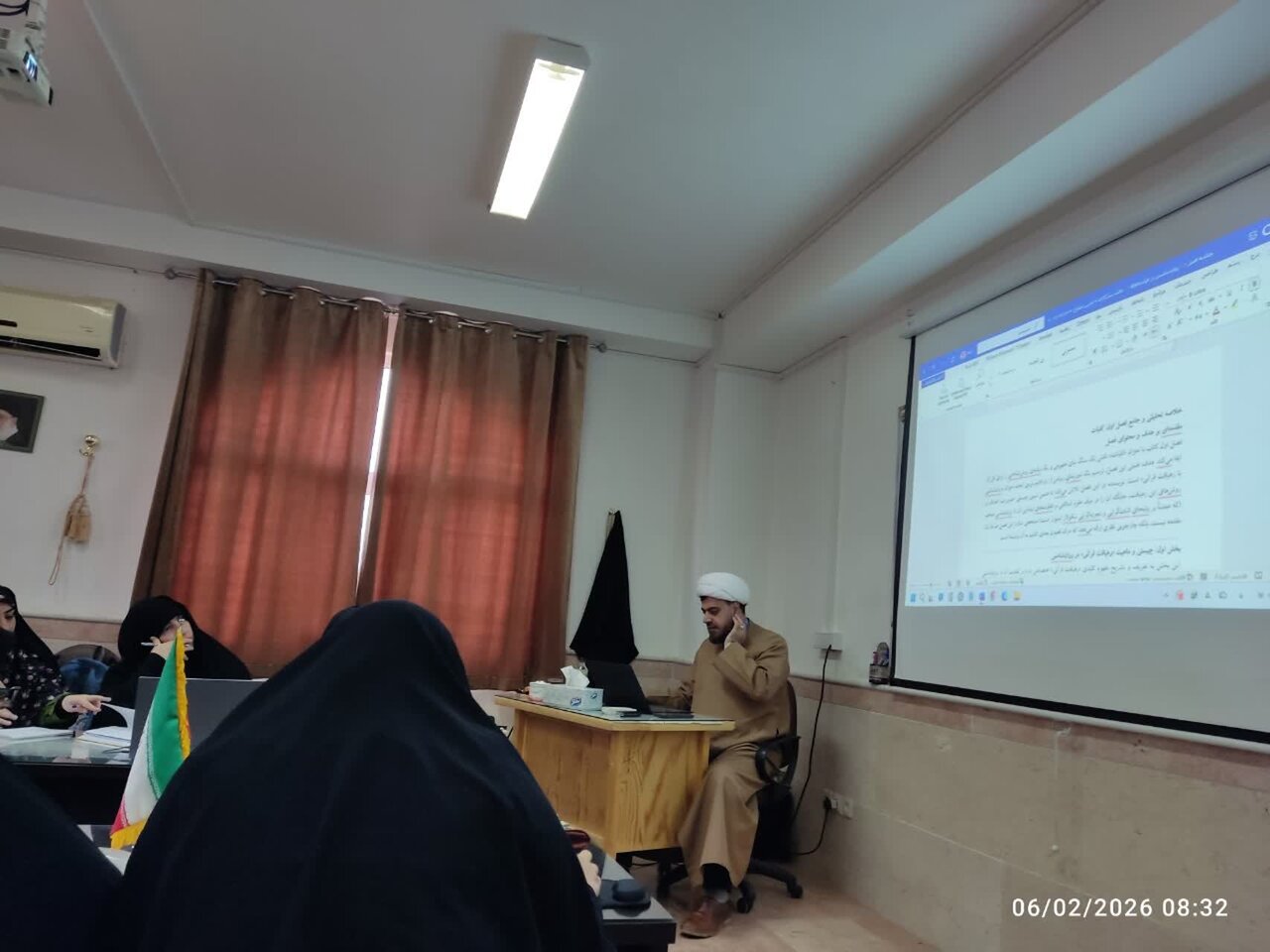 برگزاری کرسی آزاداندیشی «هر نفر یک قدرت » در مدرسه علمیه حضرت زینب (ع) آران و بیدگل+تصاویر