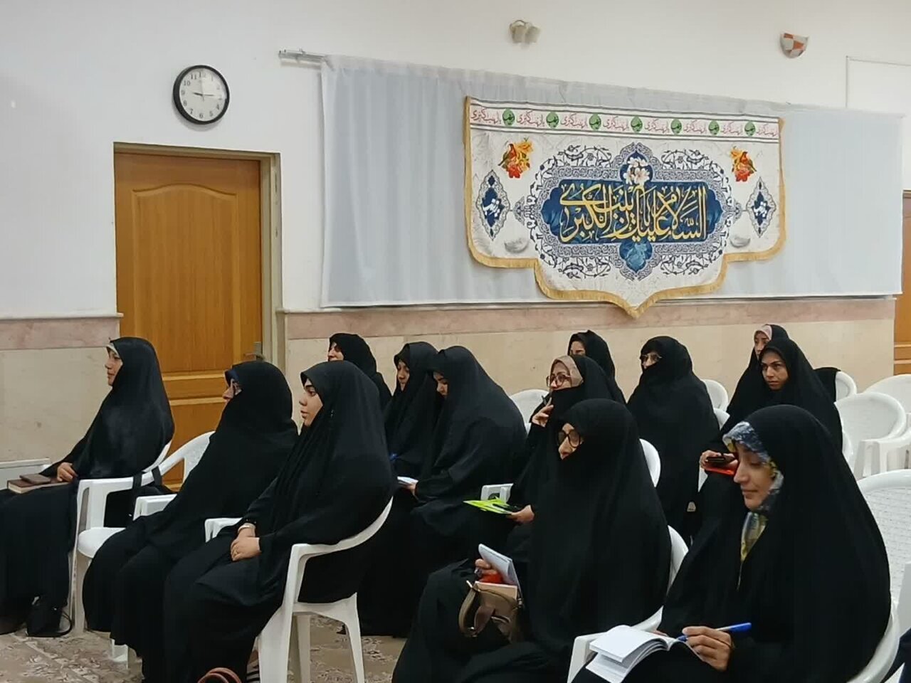 برگزاری کرسی آزاداندیشی «هر نفر یک قدرت » در مدرسه علمیه حضرت زینب (ع) آران و بیدگل+تصاویر