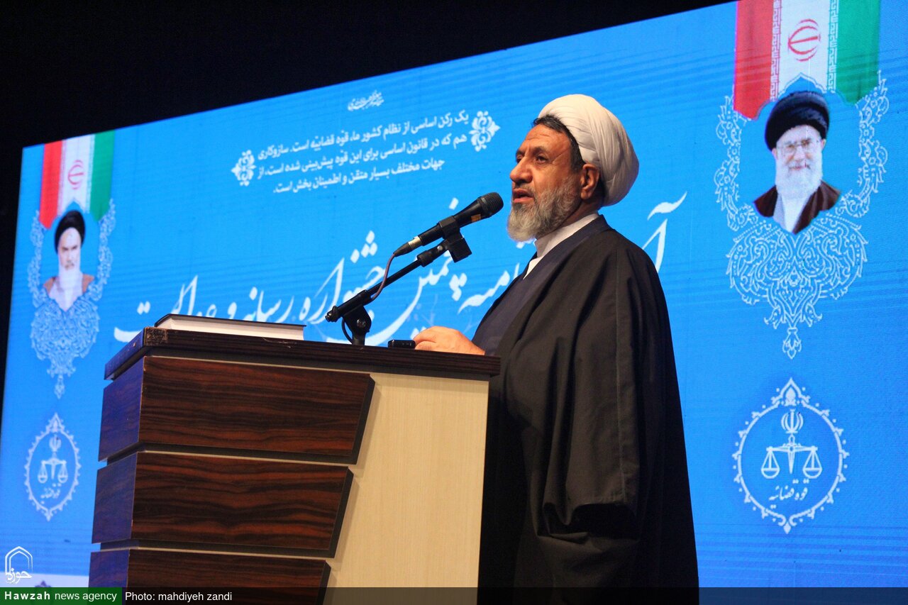 خبرنگاران در هدایت افکار و رفتارهای اجتماعی، نقشی کلیدی دارند