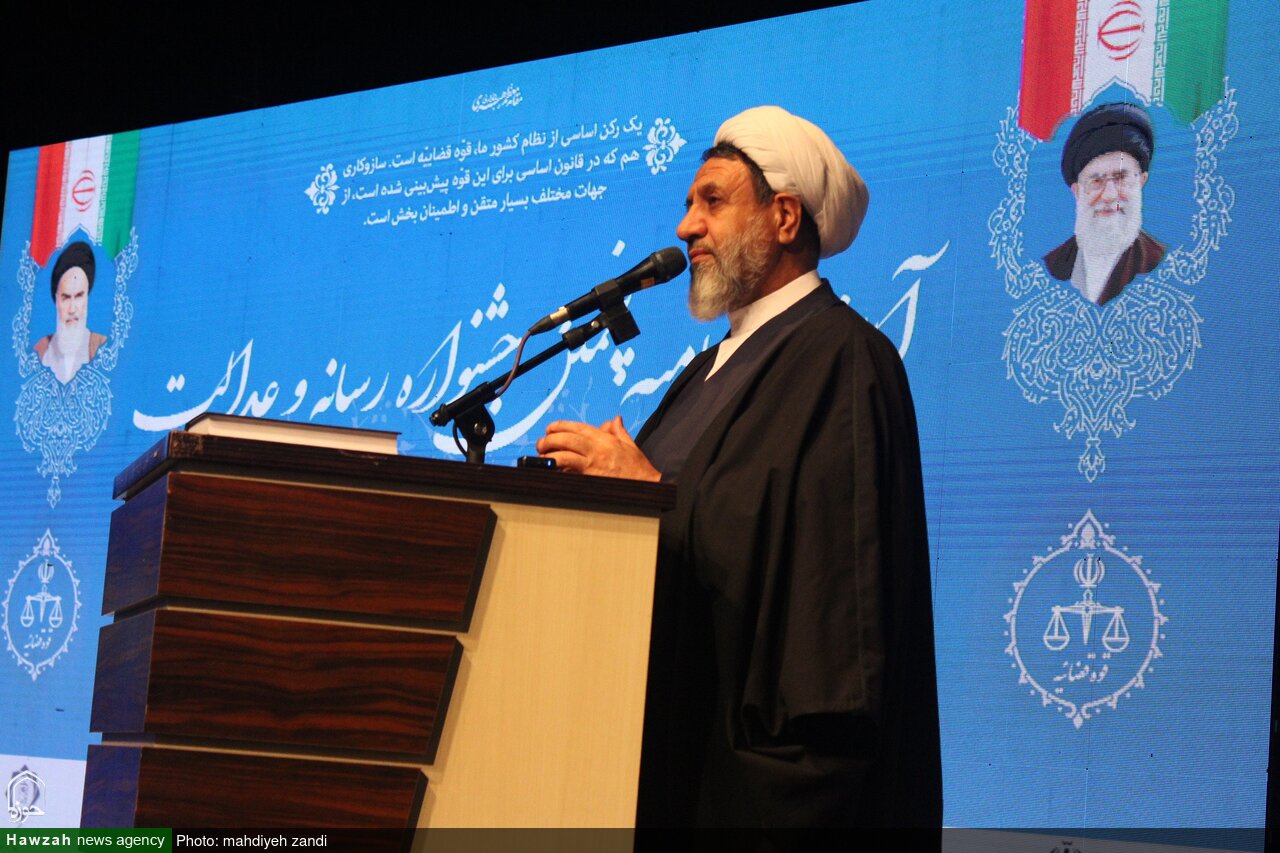 خبرنگاران در هدایت افکار و رفتارهای اجتماعی، نقشی کلیدی دارند