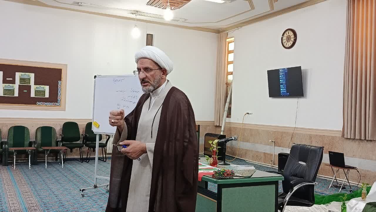 استغفار؛ طهارت روح برای ورود به ماه رمضان است/ تمسک به ظاهر قرآن در ماه نزول