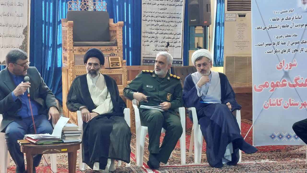 برخورد با جهالت‌های اجتماعی نیازمند جهاد تبیین است+عکس