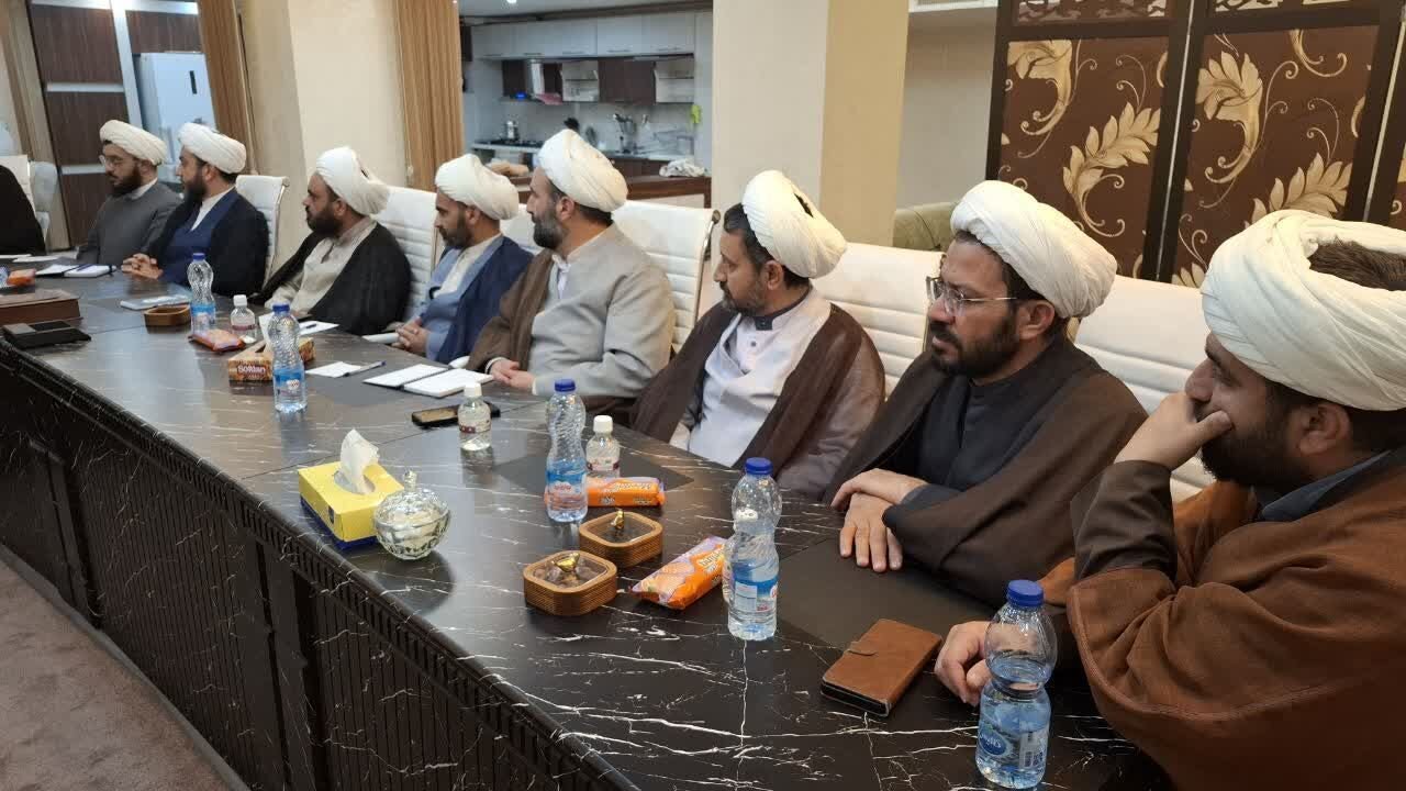 جلسه معاون تبلیغ و امور فرهنگی حوزه‌های علمیه کشور با معاونان تبلیغ شهرستان‌های استان یزد برگزار شد