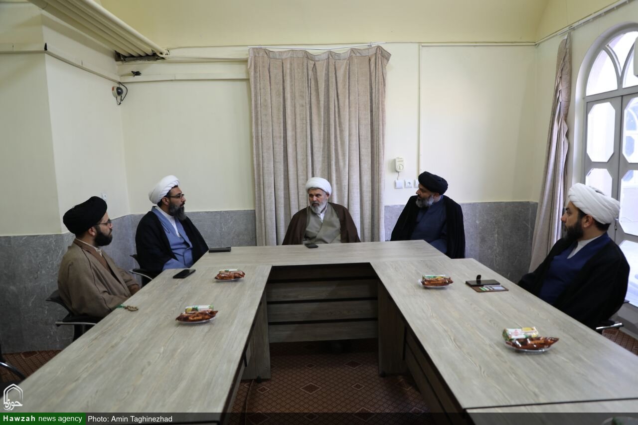 تصاویر/ بازدید معاون تبلیغ و امور فرهنگی حوزه های علمیه کشور از مرکز تبلیغ مجازی یزد
