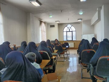 طلاب با زبان روز به مقابله با شبهات بپردازند