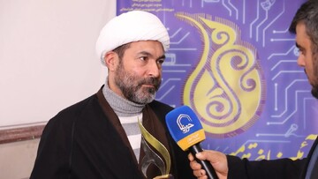 حوزه علمیه پیشگام جریان‌سازی فرهنگی پیش و پس از انقلاب است