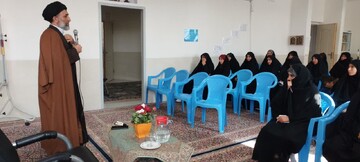 تصاویر/ کارگاه "فرزند، لبخند زندگی" و نشست مبلغین رمضان در مدرسه علمیه الزهرا(س)شهداد