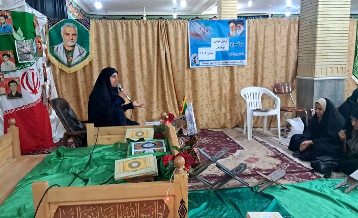 تصاویر/ محفل قرآنی دختران دوراهک در ماه مبارک رمضان