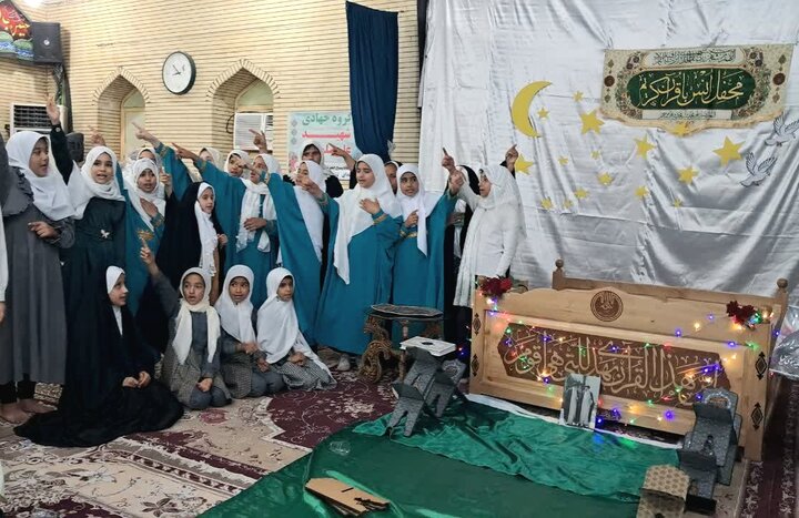 تصاویر/ محفل قرآنی دختران دوراهک در ماه مبارک رمضان