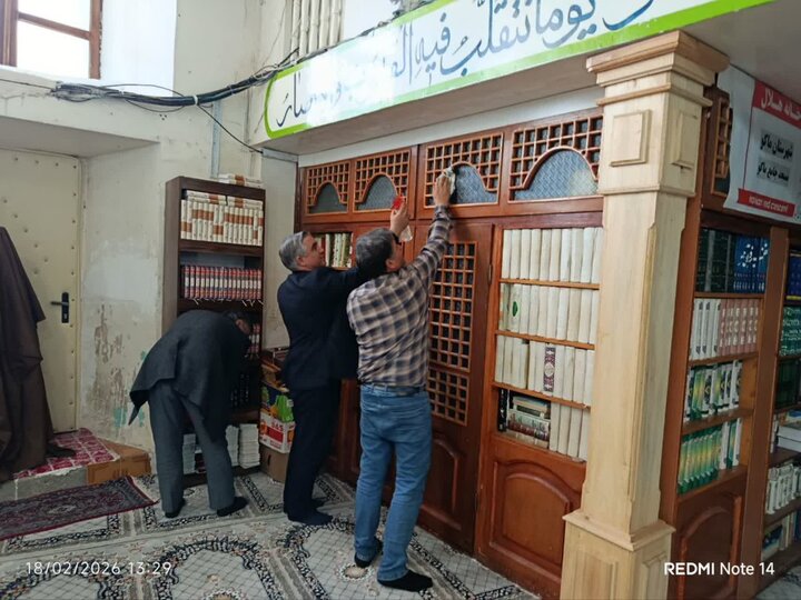 تصاویر/ غبار روبی مسجد جامع ماکو در آستانه ماه مبارک رمضان