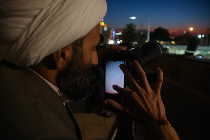 رؤیت هلال ماه رمضان در حرم مطهر بانوی کرامت