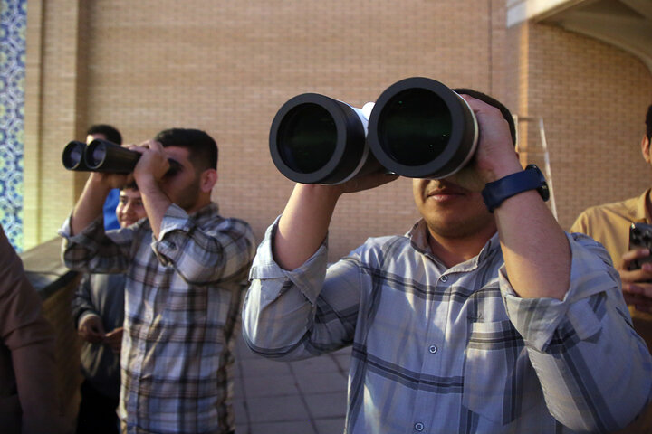 رؤیت هلال ماه رمضان در حرم مطهر بانوی کرامت