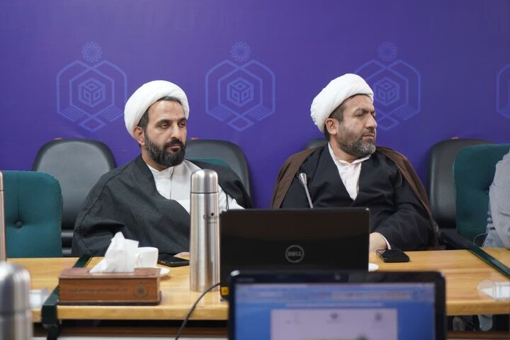 تصاویر / جلسه هماهنگی و برنامه ریزی اعزام مبلغان بومی ،اعزامی از قم و مفسران طرح ضیافت الهی به بقاع متبرکه و اماکن مذهبی استان قزوین