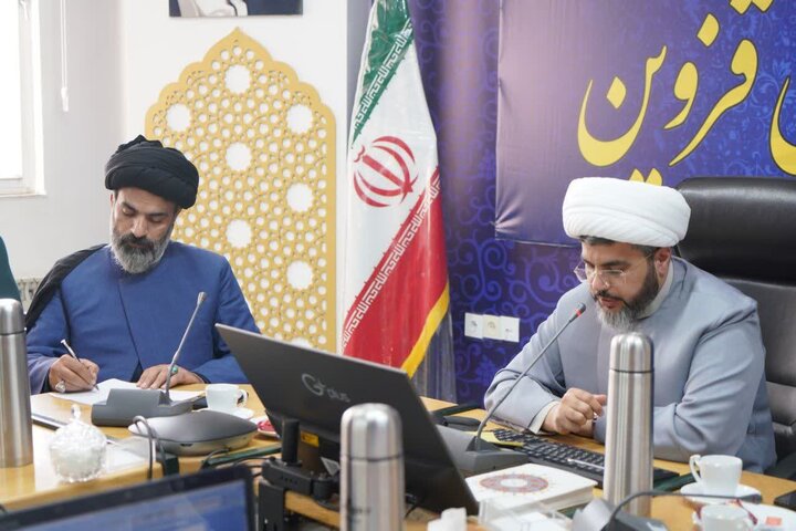 تصاویر / جلسه هماهنگی و برنامه ریزی اعزام مبلغان بومی ،اعزامی از قم و مفسران طرح ضیافت الهی به بقاع متبرکه و اماکن مذهبی استان قزوین