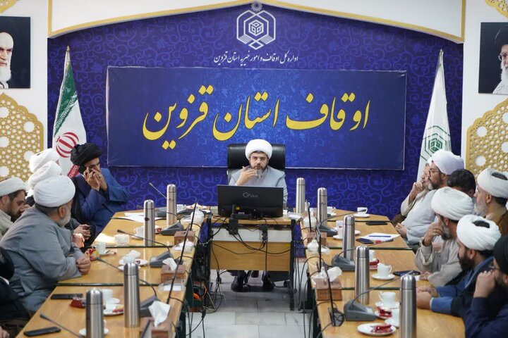 تصاویر / جلسه هماهنگی و برنامه ریزی اعزام مبلغان بومی ،اعزامی از قم و مفسران طرح ضیافت الهی به بقاع متبرکه و اماکن مذهبی استان قزوین