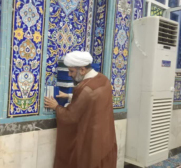 تصاویر/ غبارروبی مساجد در جزیره خارگ