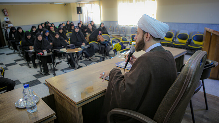 تصاویر/کارگاه مهارتی تبلیغی ویژه مبلّغان در قرارگاه شهید حاجی‌زاده