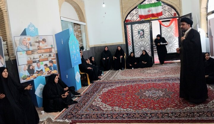 تصاویر/ نمایشگاه زندگی با آیه‌ها در دیّر