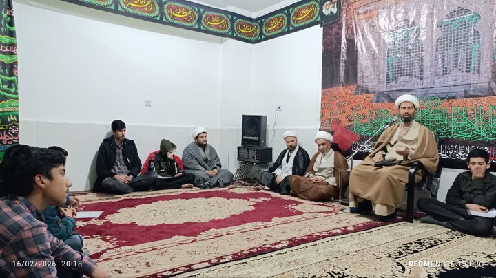 تصاویر| برگزاری مراسم قرائت مناجات شعبانیه در مدرسه علمیه امام محمد باقر علیه السلام خضری