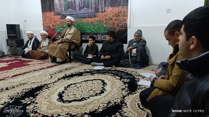 تصاویر| برگزاری مراسم قرائت مناجات شعبانیه در مدرسه علمیه امام محمد باقر علیه السلام خضری