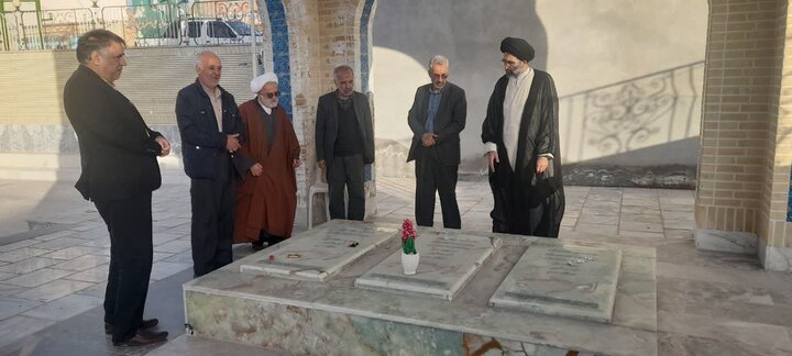 تصاویر/ دیدار نماینده ولی فقیه درکاشان با خانواده شهدای راونجی و راونجیان پور درجوشقان قالی